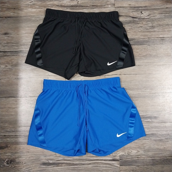 Nike Dry Attack Shorts Women Size M Blue Black Athletic Track Gym Workout Shorts - Picture 2 of 11